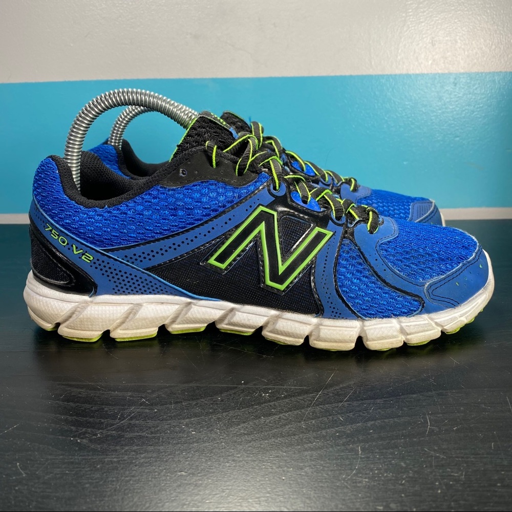 New Balance 750v2 running shoes